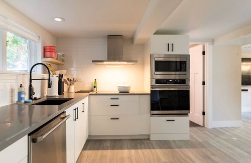 Norkirk Apartamento | Basement at 126 · Modern 1bedroom basement apartment newly remodeled