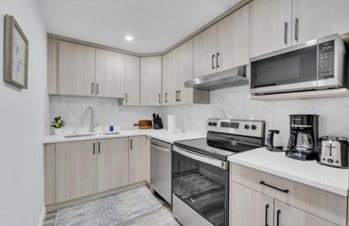 Calgary Apartamento | Basement in Calgary - 10 Mins from Calgary Airport