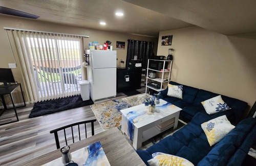 Aurora Apartamento | Basement Studio with private Entrance within walking distance from Gaylord hotel