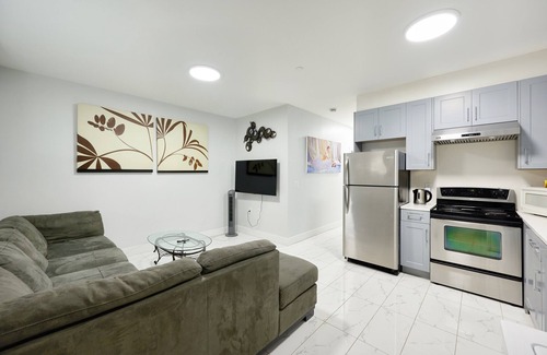 Renfrew-Collingwood Casa | Basement Suite in Vancouver