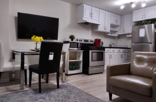 Waterloo Apartamento | Basement Waterloo Near 24-7 Restraints