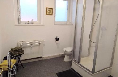 Goerlitz Apartamento | Basic Apartment ruhig gelegen mit Terrasse und Parkplatz - 2 Schlafzimmer