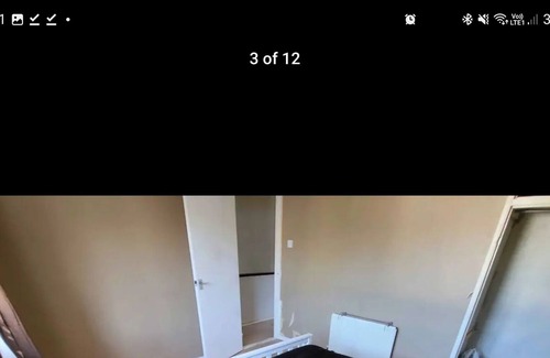 Carrickfergus Casa | Basic no luxury 3 bedroom house with 5 beds.