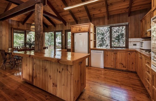 Eagle Bay Casa | Basically Beachfront - Eagle Bay Treehouse