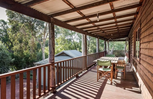 Eagle Bay Casa | Basically Beachfront - Eagle Bay Treehouse