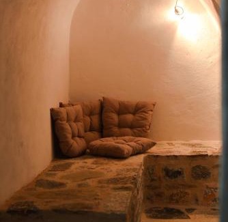 East Mani Casa | Basil Tree Stonehouse