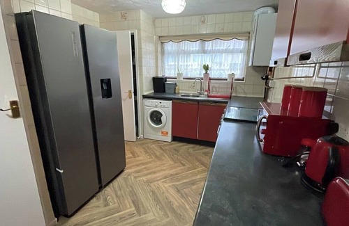 Basildon Casa | Basildon - Stay 5 - Garden - Parking - Town Centre