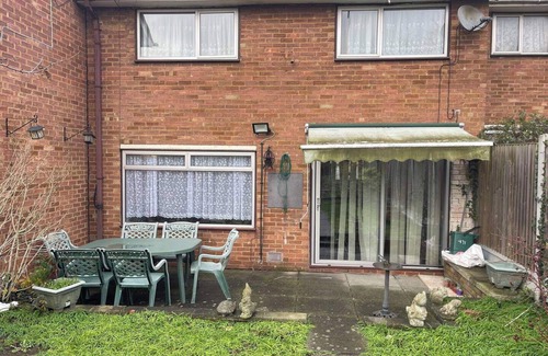 Basildon Casa | Basildon - Stay 5 - Garden - Parking - Town Centre