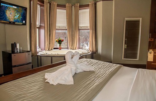 Eureka Springs Historic District Hotel | Basin Park Hotel and Spa