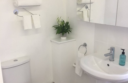 Basingstoke Cama Y Desayuno | Basingstoke En Suite Room in Garden Annex
