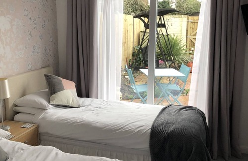 Basingstoke Cama Y Desayuno | Basingstoke En Suite Room in Garden Annex