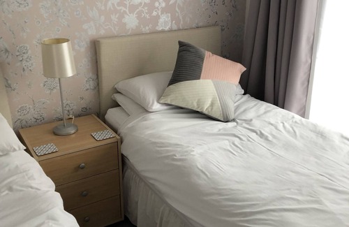 Basingstoke Cama Y Desayuno | Basingstoke En Suite Room in Garden Annex