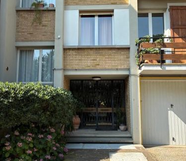 San Lazzaro di Savena Cama Y Desayuno | BASISA Bed&Breakfast