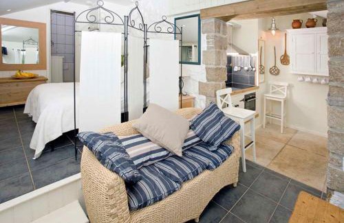 Sennen Cove Casa | Basking Shark, Studio Cottage With Superb Sea Views By Beach