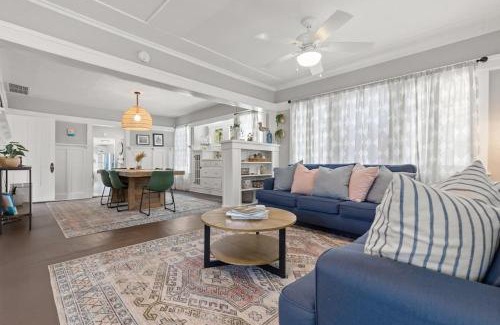Bradenton Casa | Basque Bungalow with pool, minutes to beaches