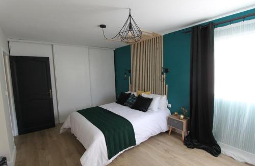 Bastia Apartamento | Bastia - Very spacious 130m2 Villa Top Apartment with Garden, 2 AC Bedrooms, Near Port, City Center, and Beaches in Bastia"