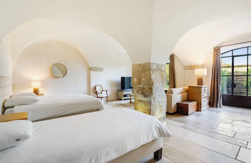 La Roque-sur-Pernes Otro | Bastide 350m² renovated, magnificent view of Provencal village