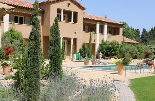Maussane Casa | Bastide de ciprés para 4 con piscina en el corazón de la Provenza Alpilles-