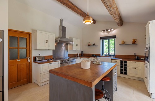 Croagnes Casa | Bastide-style property with pool and grape vines