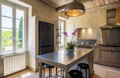 Ventabren Casa | Bastide of the Rose Comtesse – The Art of Intimate Luxury in Provence