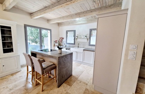 Uzes Casa | Bastide Provençale Avec Piscine Privée Chauffée