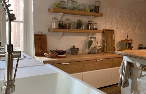 Toulon Casa | Bastide Provençale in a green setting An oasis not overlooked - all on foot