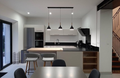 Saint-Zacharie Casa | Bastide St Pierre Walnut