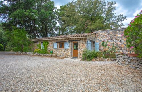 Taradeau Casa | Bastidon Domaine Lhelion