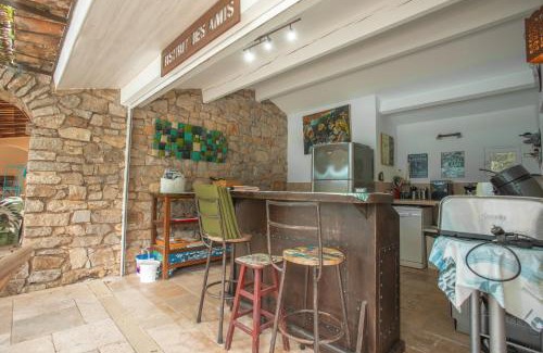 Taradeau Casa | Bastidon Domaine Lhelion