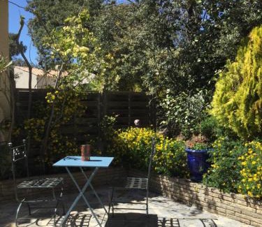 Bedoin Casa | Bastidon provençal dans domaine naturiste