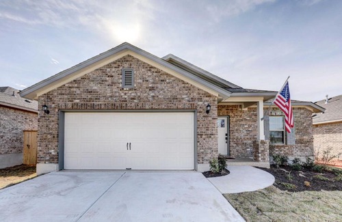 Bastrop Casa | Bastrop Home with Yard, 28 Mi to Austin!