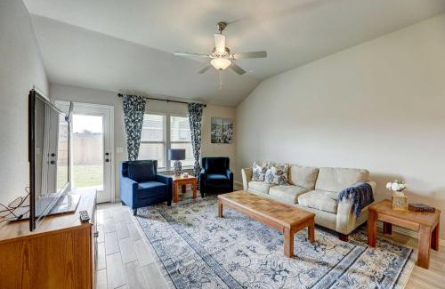 Bastrop Casa | Bastrop Home with Yard, 28 Mi to Austin!