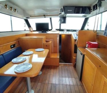 La Condamine Alquiler De Eote | Bateau tout confort au Port de Monaco