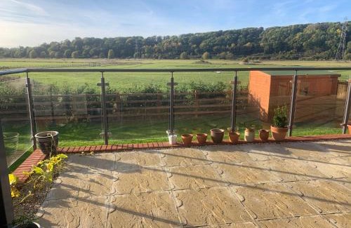 Hanham Casa | Bath and Bristol peaceful countryside home