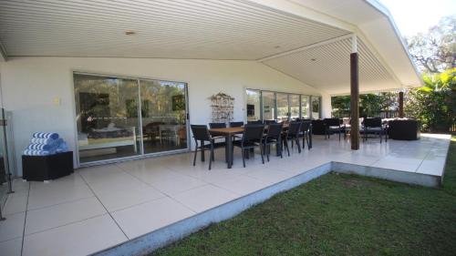 Horseshoe Bay Casa | Bather's Pavilion Holiday House