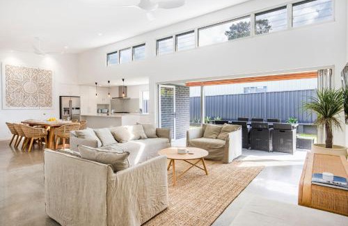 Culburra Beach Casa | Bathers Pet Friendly 4 Mins Walk to Beach