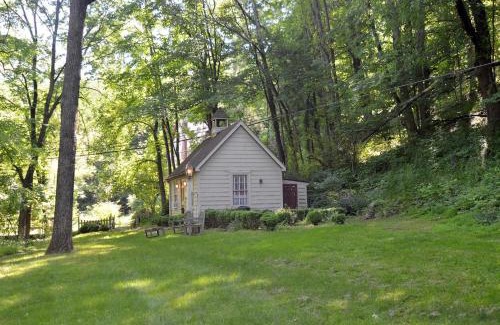Berkeley Springs Casa | Bathkeepers Cottage
