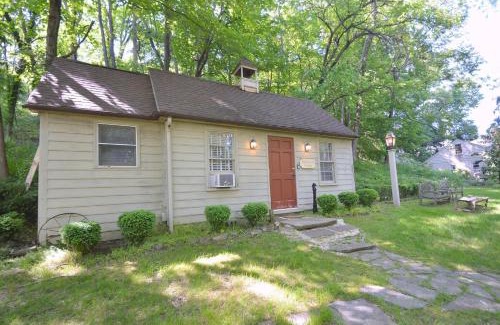 Berkeley Springs Casa | Bathkeepers Cottage
