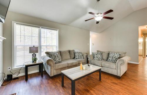 Mid City South Apartamento | Baton Rouge Condo with Pool and Balcony, Near Golfing!