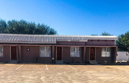 Tshabong Cabina | BATSHWENENG LODGE