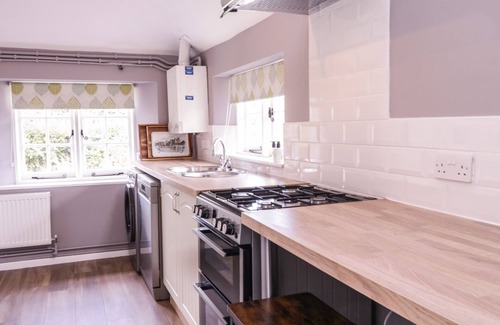 Maidstone Cabaña | BATTEL HALL COTTAGE, pet friendly, with open fire in Harrietsham