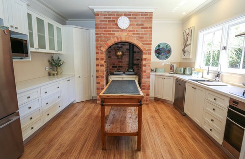 Bright Casa | Battenberg at Bright : Dog friendly family oasis