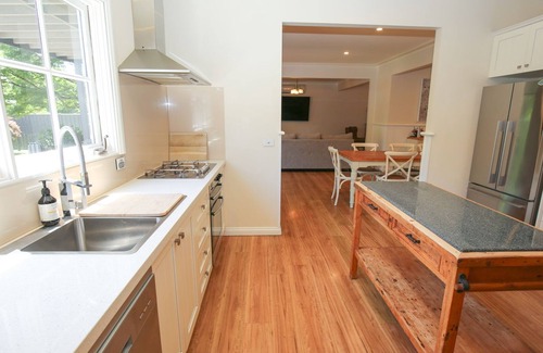 Bright Casa | Battenberg at Bright : Dog friendly family oasis