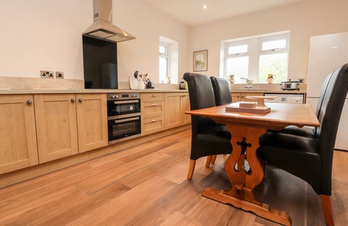Burnley Cabaña | BATTY HOLE FARM, family friendly, with open fire in Burnley