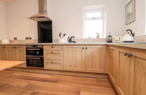 Burnley Cabaña | BATTY HOLE FARM, family friendly, with open fire in Burnley
