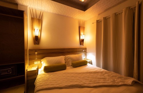 Thulusdhoo Island Casa | Batuta Maldives Fourson