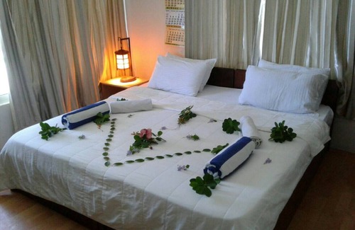 Thulusdhoo Island Casa | BATUTA MALDIVES SURF VIEW - BEACH FRONT HOLIDAY HOUSE