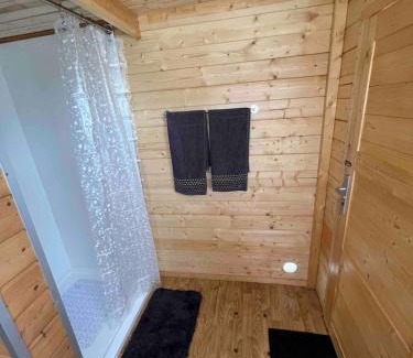 Dettenheim Apartamento | Bauernhof Glamping mit Alpakas und Ziegen