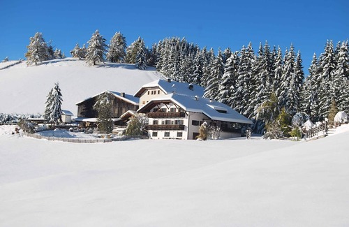 Obereggen Apartamento | Bauernhof mit Reitstall & nur 300 Meter zum Skigebiet