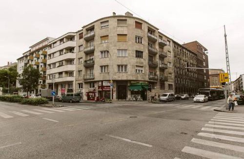 Vizivaros Apartamento | Bauhaus Studio with Parliament view